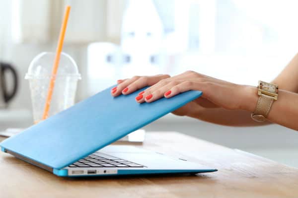 How to Open Laptop Lid Safely